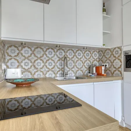 Light & Warm Flat With Balcony - Heart Of 15 Apartmán *