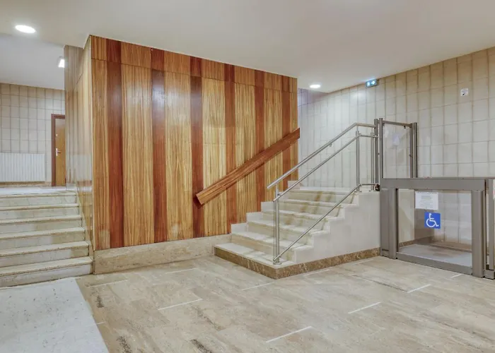 Lägenhet Light & Warm Flat With Balcony - Heart Of 15 *