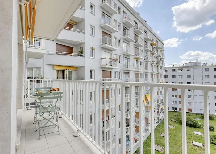 Lägenhet Light & Warm Flat With Balcony - Heart Of 15